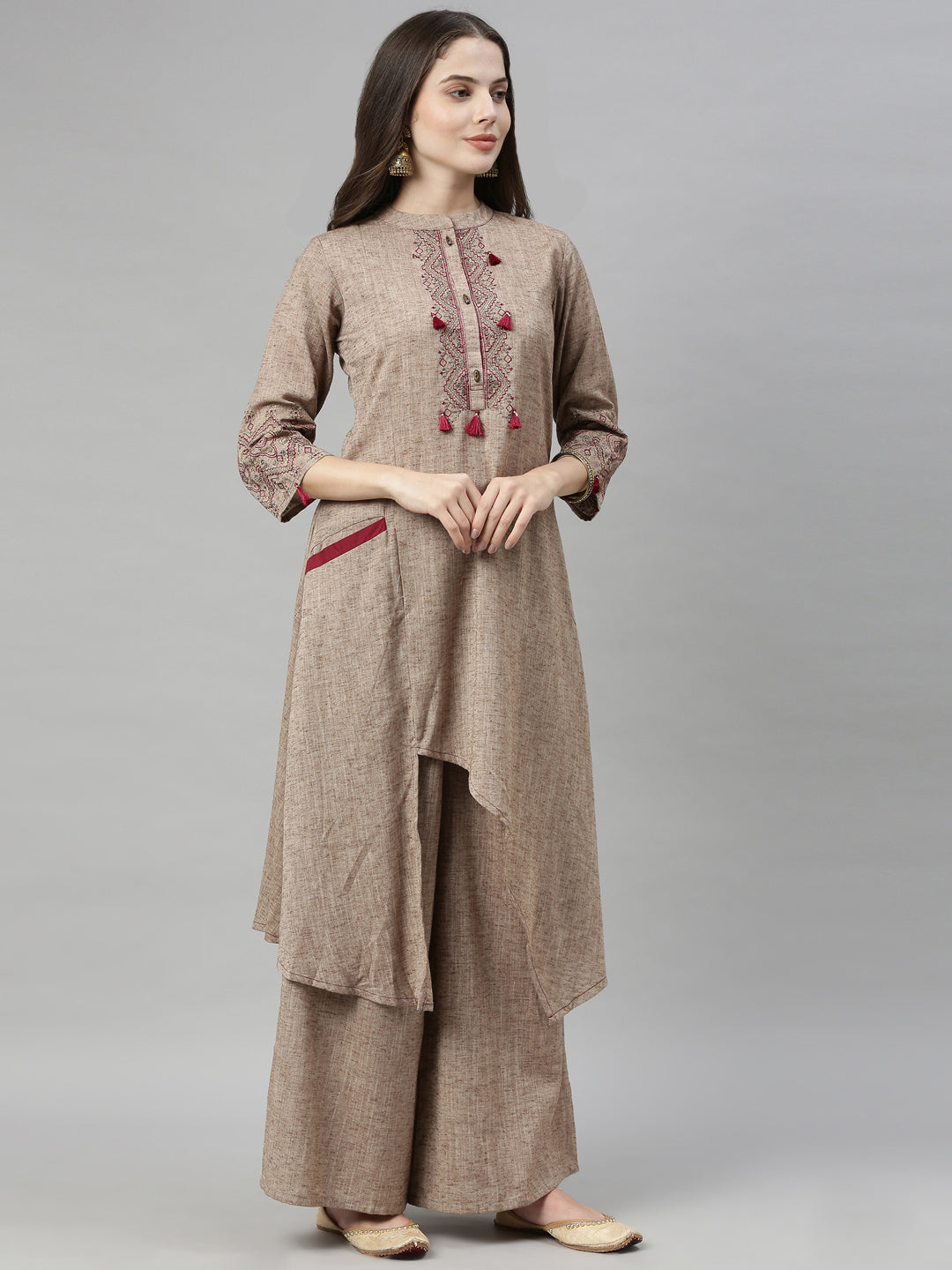 Neerus Beige rayon printed kurta set - detail view 3