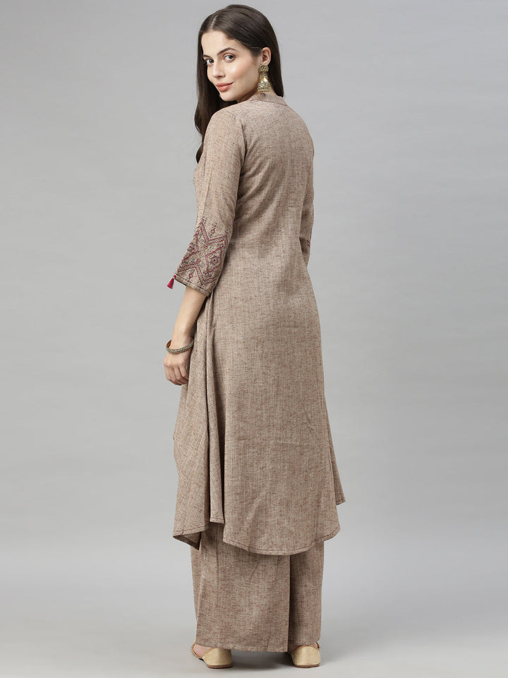 Neerus Beige rayon printed kurta set - detail view 4