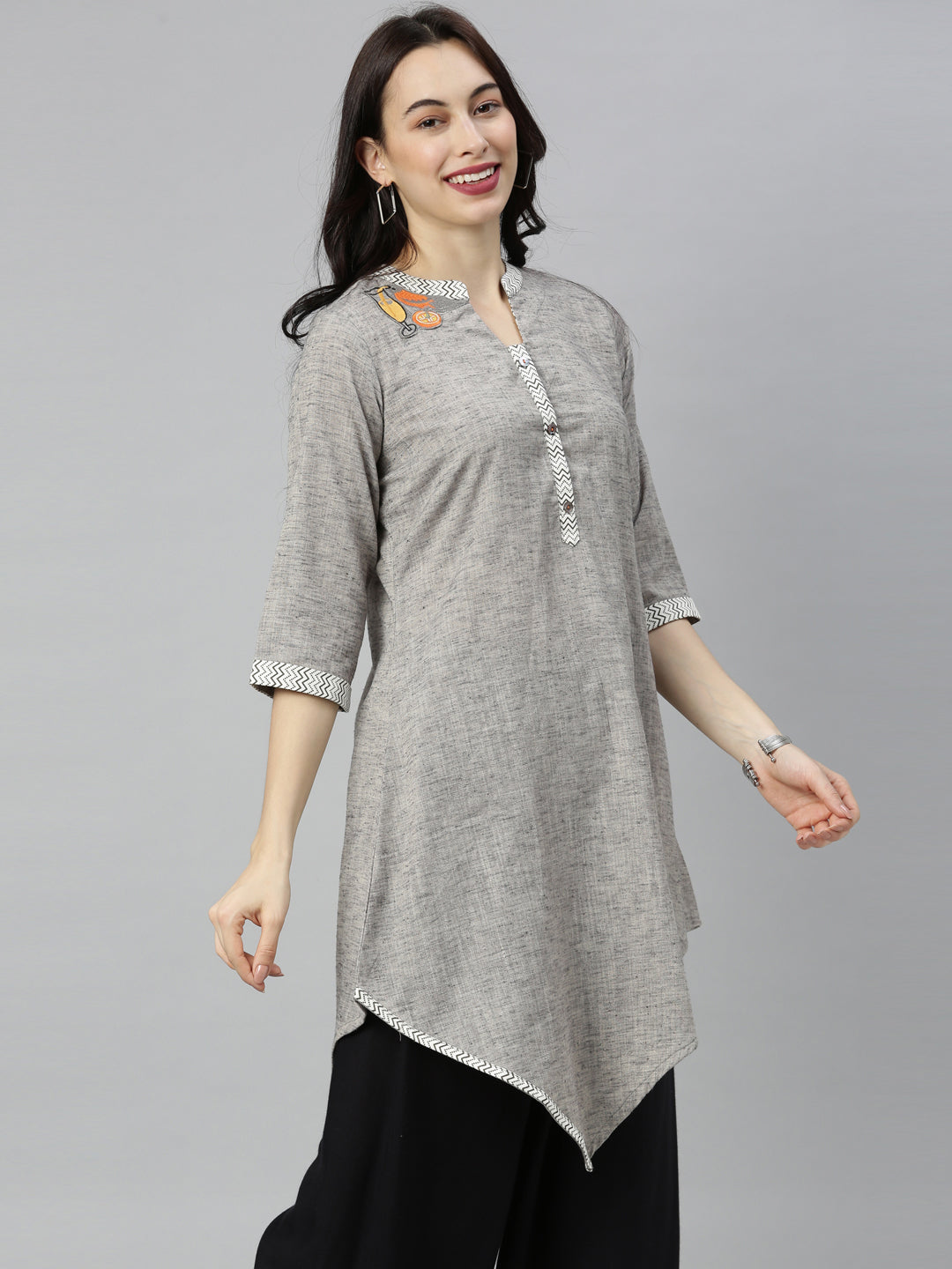 Neerus Grey embroidered high-low kurta - detail view 3