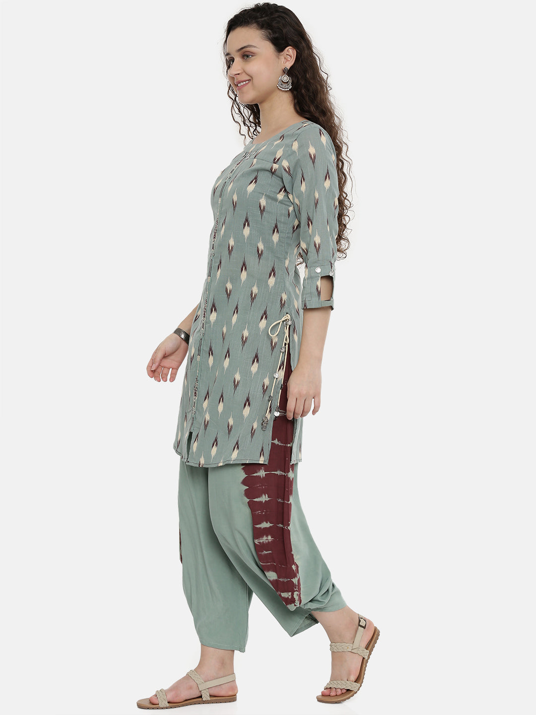 Neerus Green cotton printed A-line kurta - detail view 1