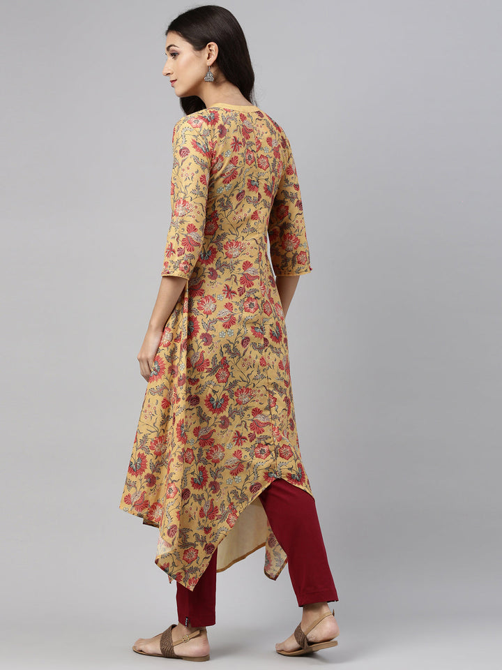 Neerus Yellow muslin straight kurti - detail view 2