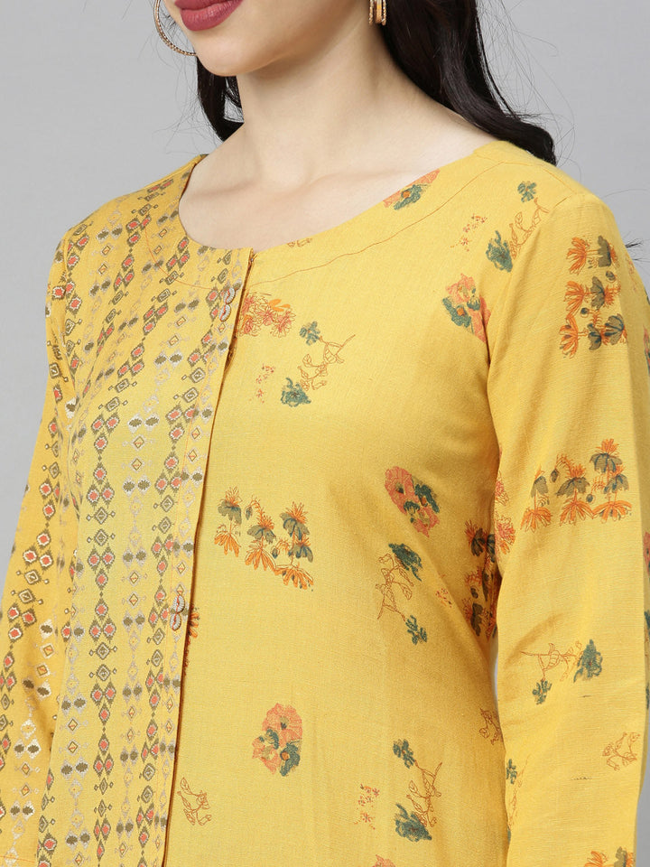 Neerus Yellow printed high-low kurta - detail view 4