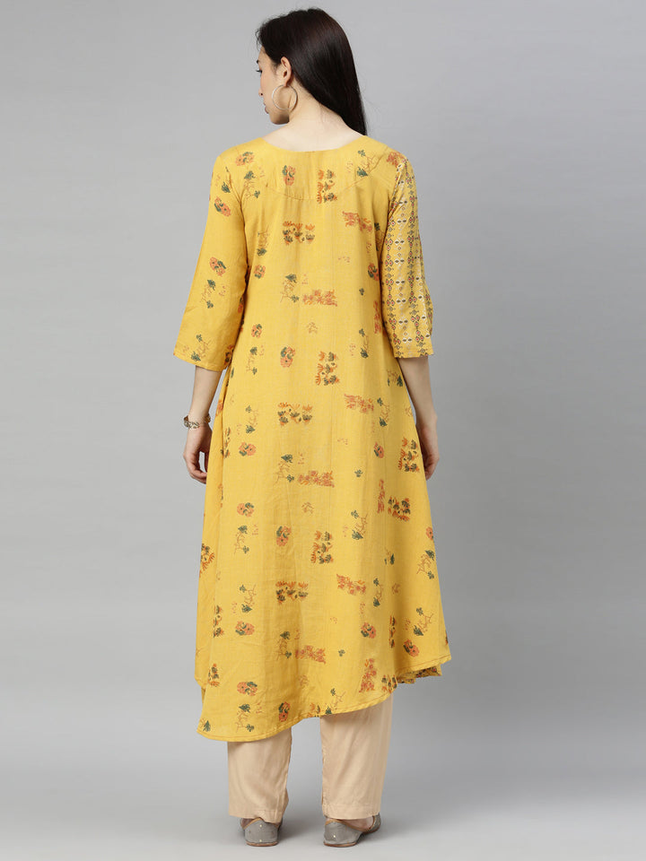 Neerus Yellow printed high-low kurta - detail view 1