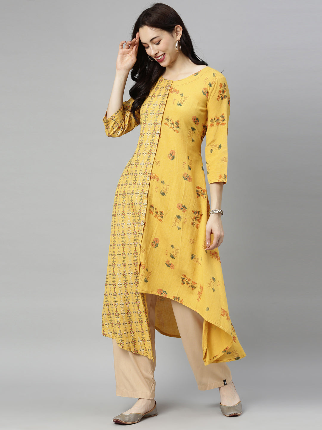 Neerus Yellow printed high-low kurta - detail view 2