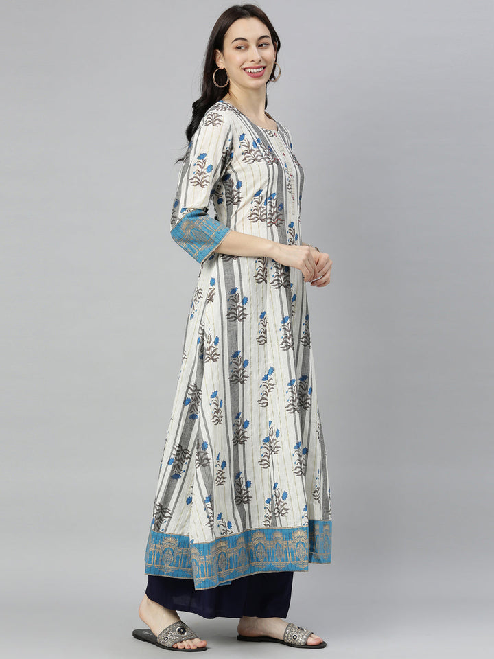 Neerus Grey embroidered flared kurta - detail view 3