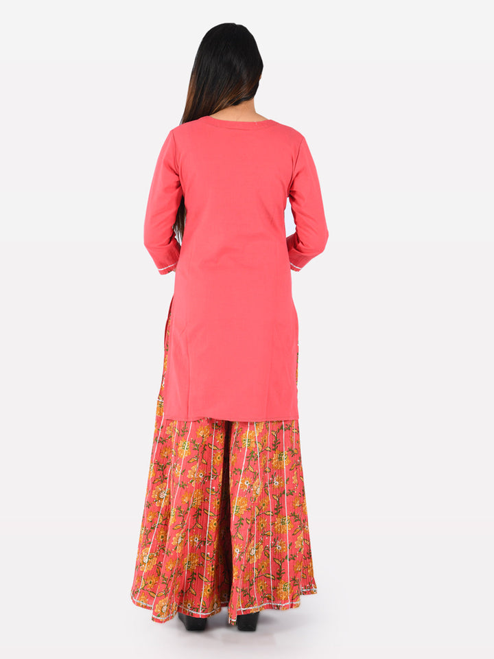 Neerus Pink cotton printed straight kurta - side view