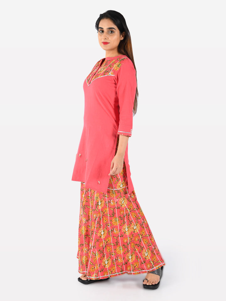 Neerus Pink cotton printed straight kurta - detail view 2