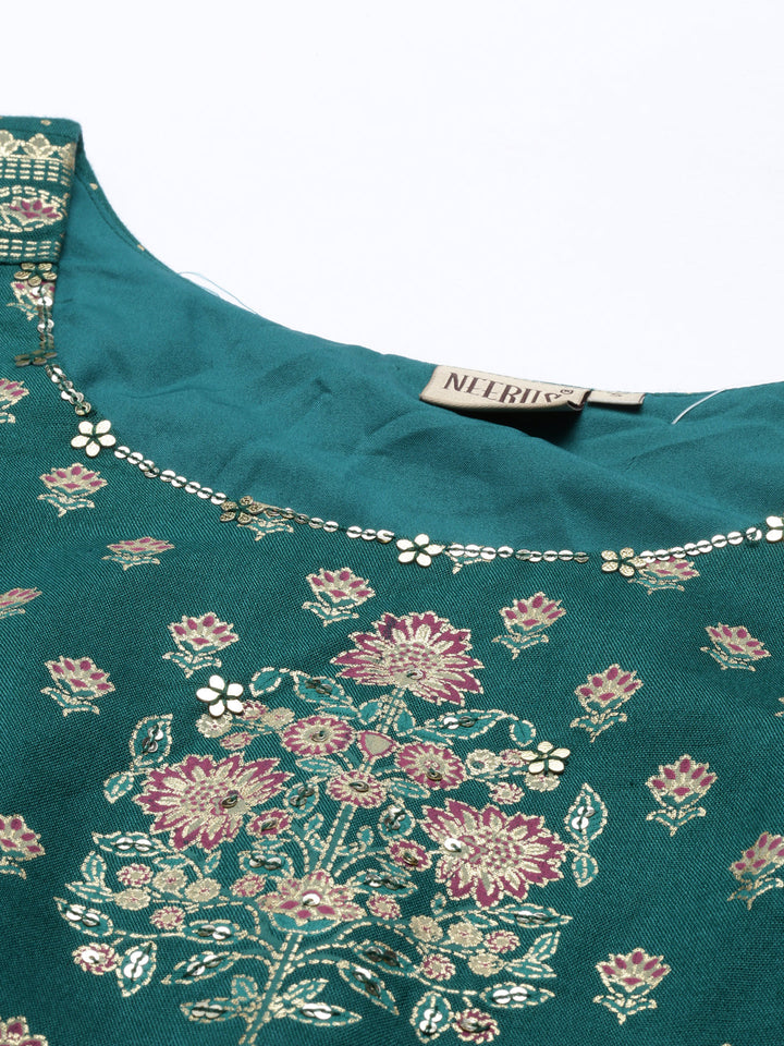 Neerus Green viscose rayon printed blouse - detail view 5