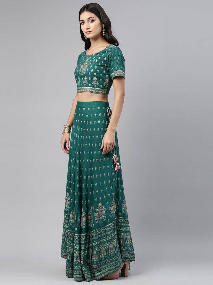 Neerus Green viscose rayon printed blouse - back view