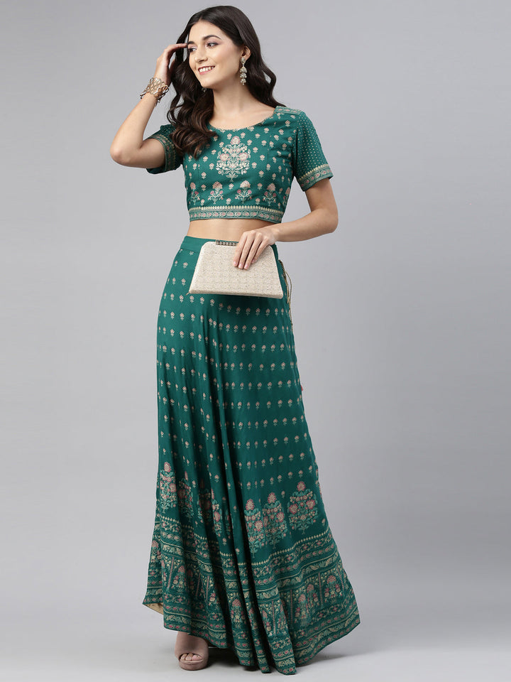 Neerus Green viscose rayon printed blouse - front view