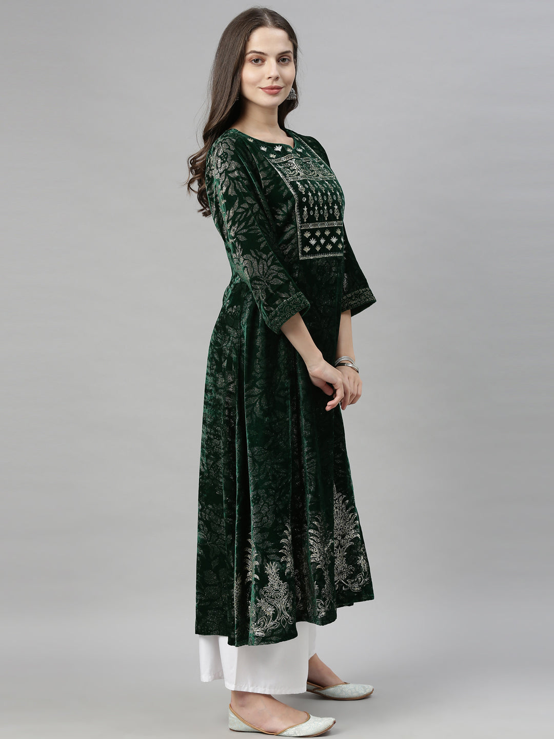 Neerus Green embellished flared kurta - detail view 3