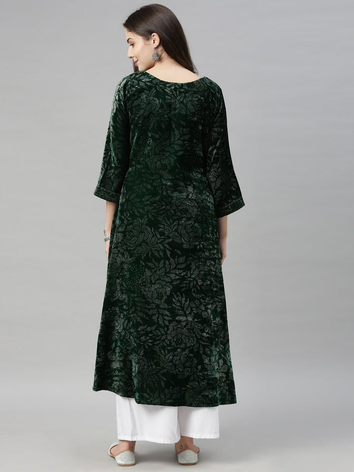 Neerus Green embellished flared kurta - detail view 4