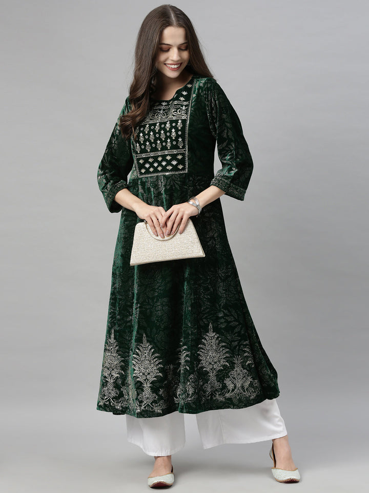 Neerus Green embellished flared kurta - detail view 5