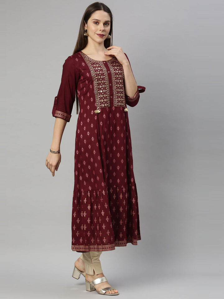 Neerus Maroon viscose rayon straight kurti - detail view 2