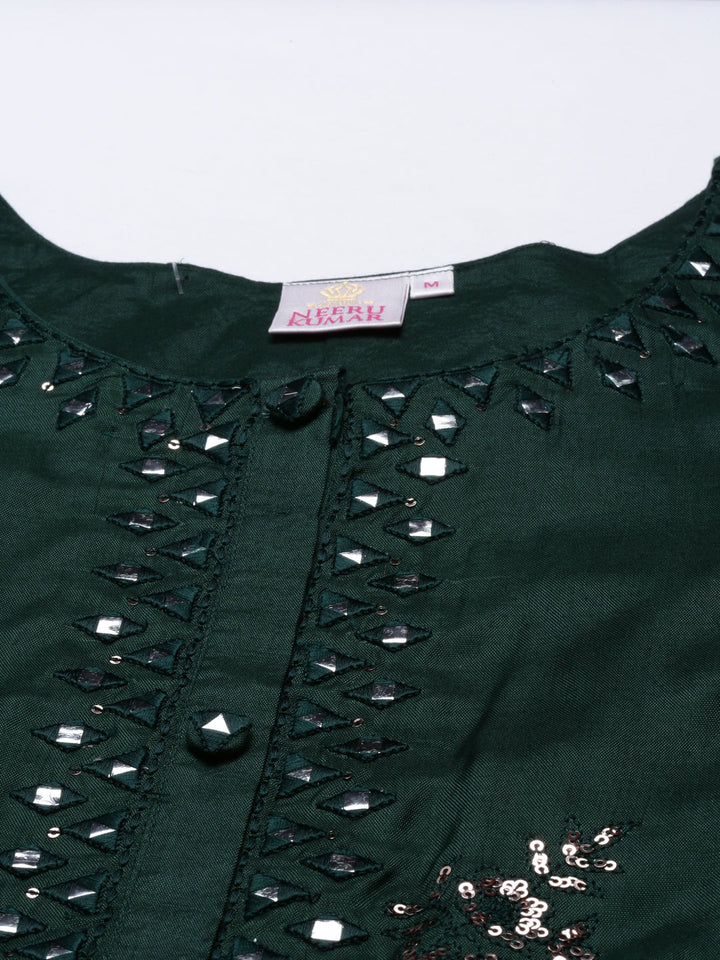 Neerus Green shantoon printed kurti tunic - back view