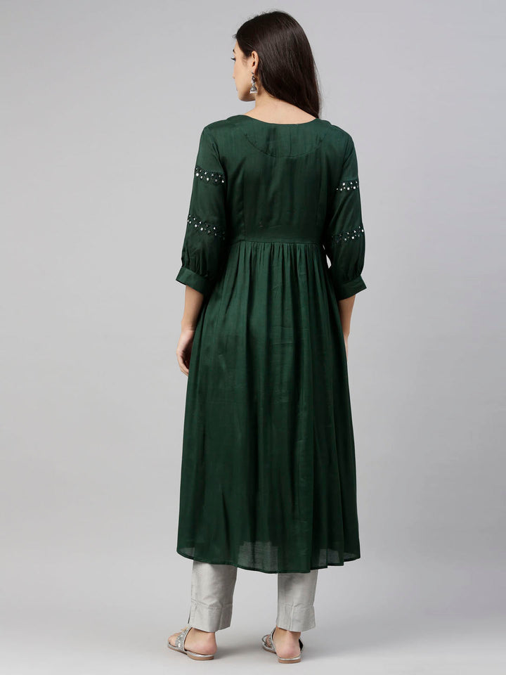 Neerus Green shantoon printed kurti tunic - detail view 3
