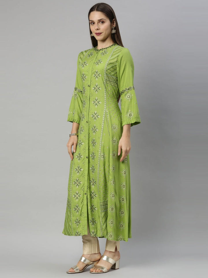 Neerus Green slub cotton printed straight dress - back view