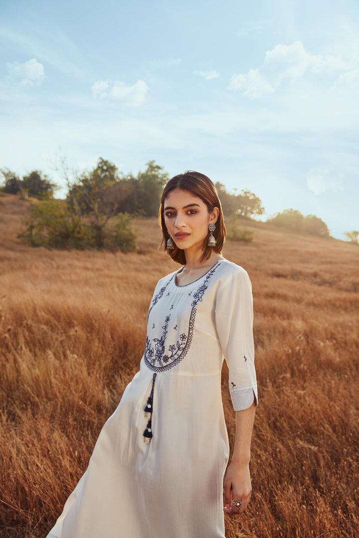 Neerus White rayon solid kurti - side view