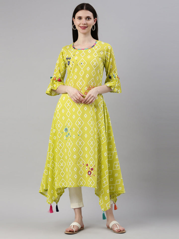 Neerus Yellow muslin printed kurti A-line - detail view 6