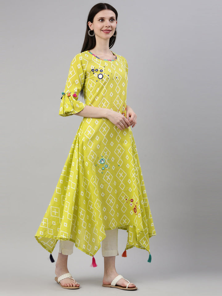 Neerus Yellow muslin printed kurti A-line - detail view 1