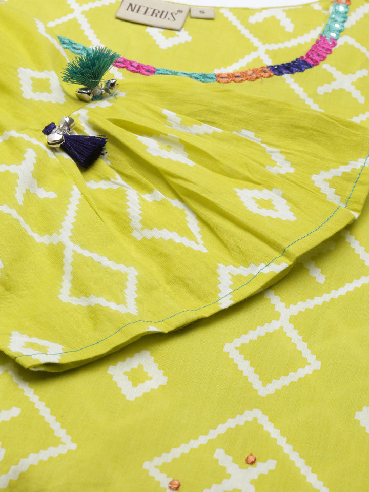 Neerus Yellow muslin printed kurti A-line - detail view 4