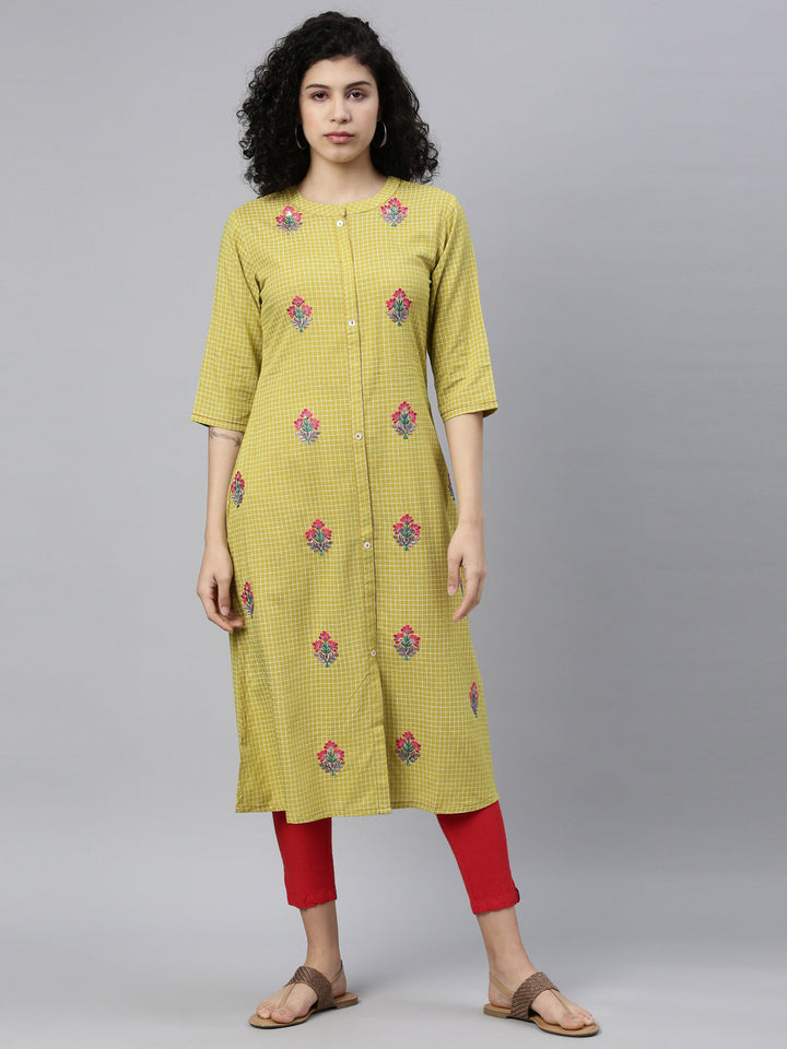 Neerus Green viscose rayon thread embroidered checked kurti - detail view 5