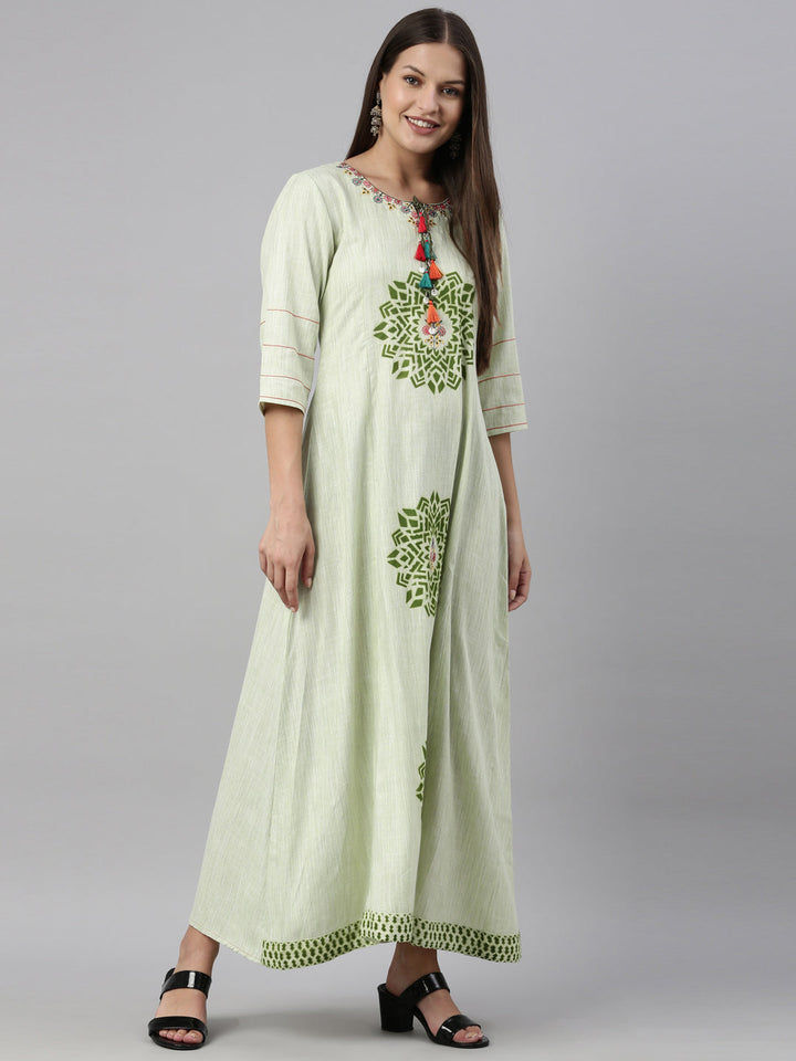 Neerus Green muslin printed A-line kurti - detail view 3