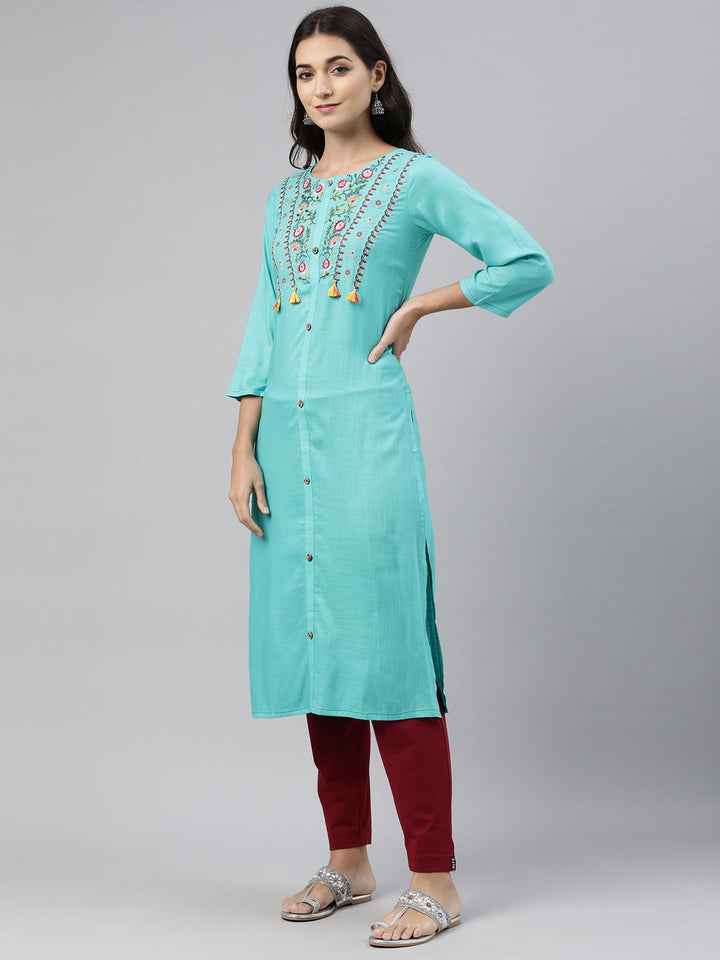 Neerus Green rayon solid kurti - side view