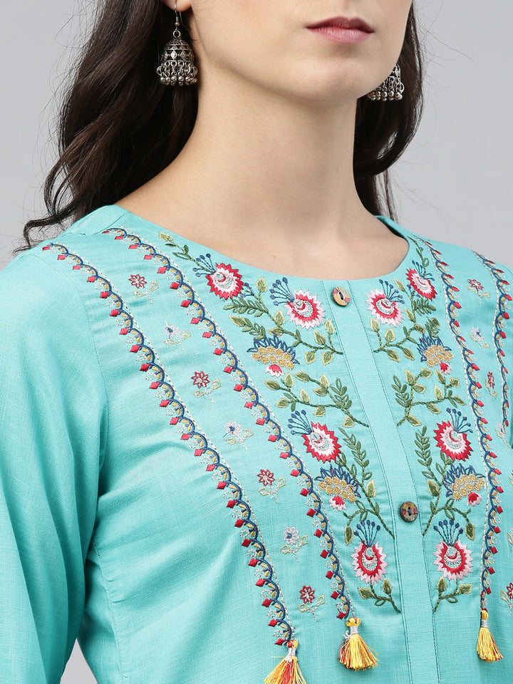 Neerus Green rayon solid kurti - detail view 3