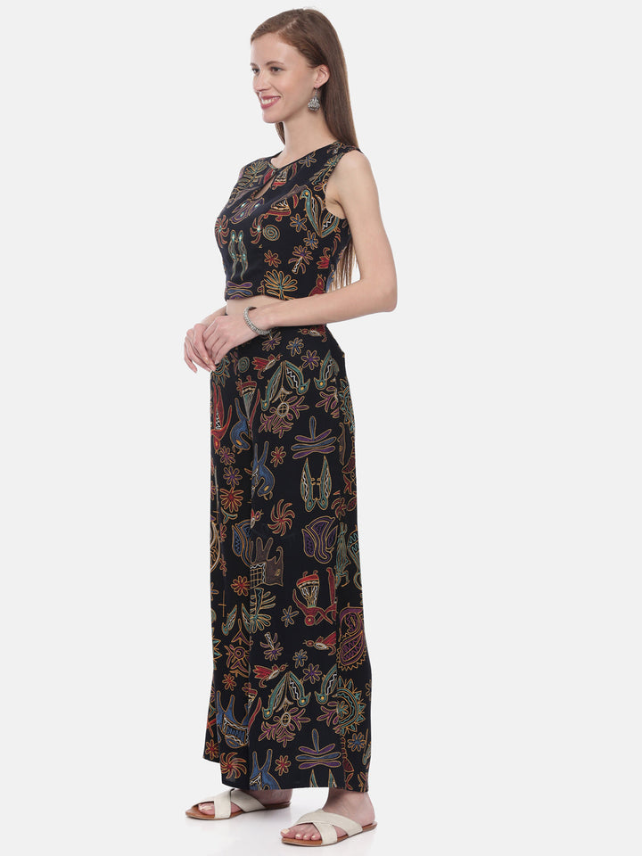 Neerus Black rayon solid kurti crop-top - side view