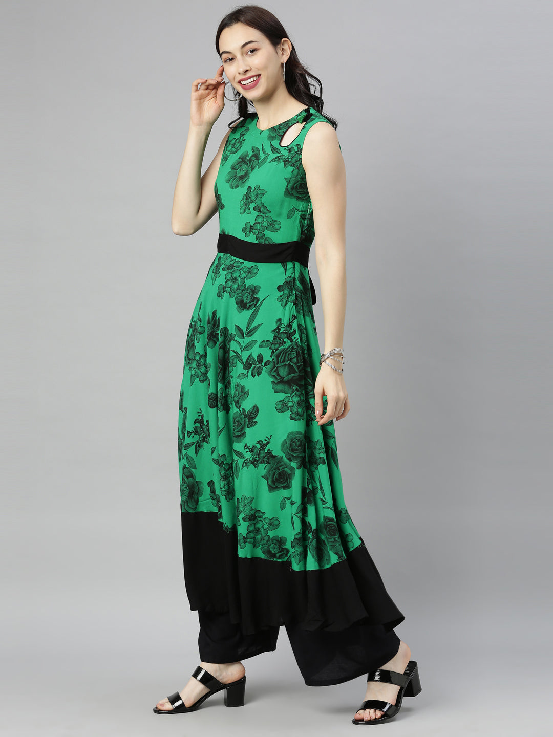 Neerus Green viscose rayon printed A-Line kurta - detail view 2