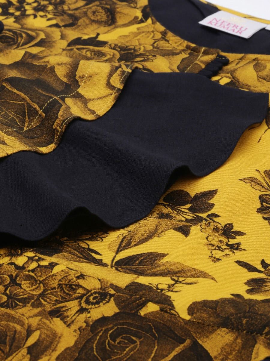 Neerus Yellow rayon solid gown - detail view 1
