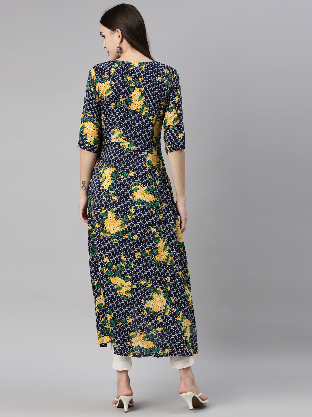 Neerus Blue Rayon Printed Kurta - detail view 2