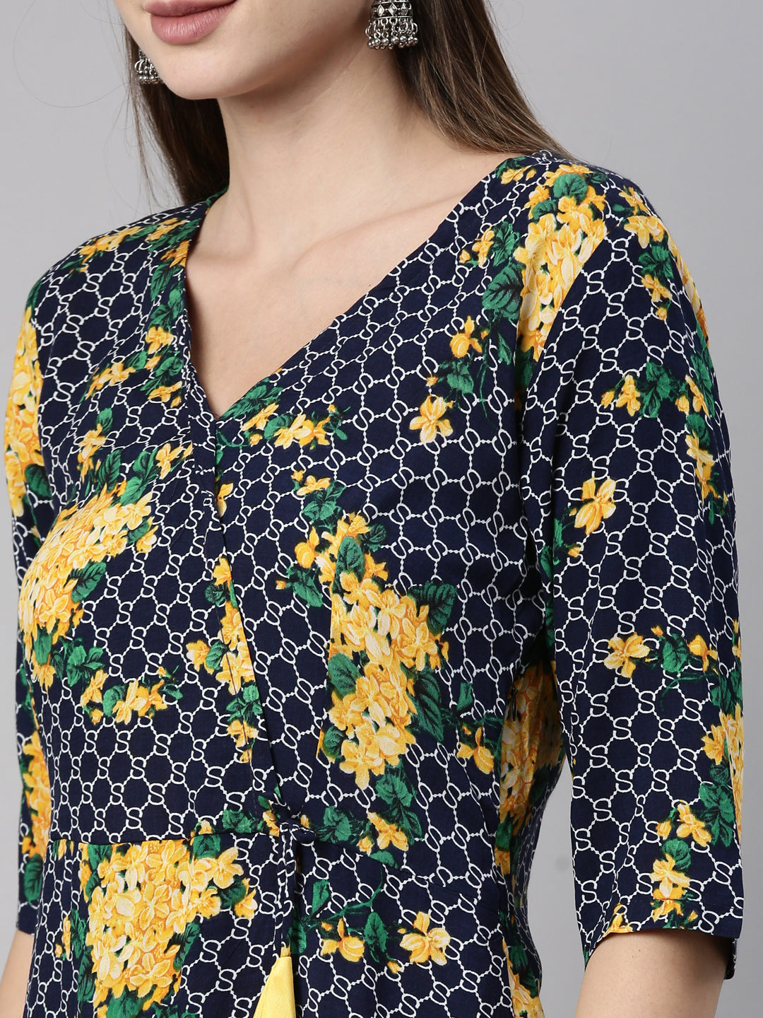 Neerus Blue Rayon Printed Kurta - detail view 4