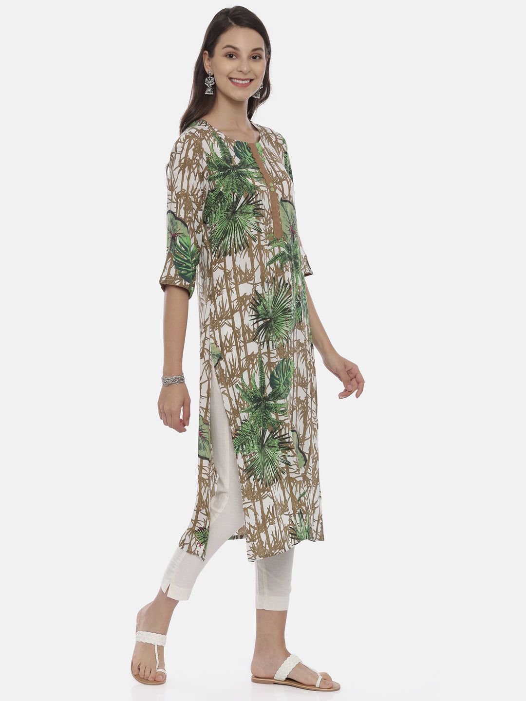 Neerus Green printed A-line kurta - detail view 1