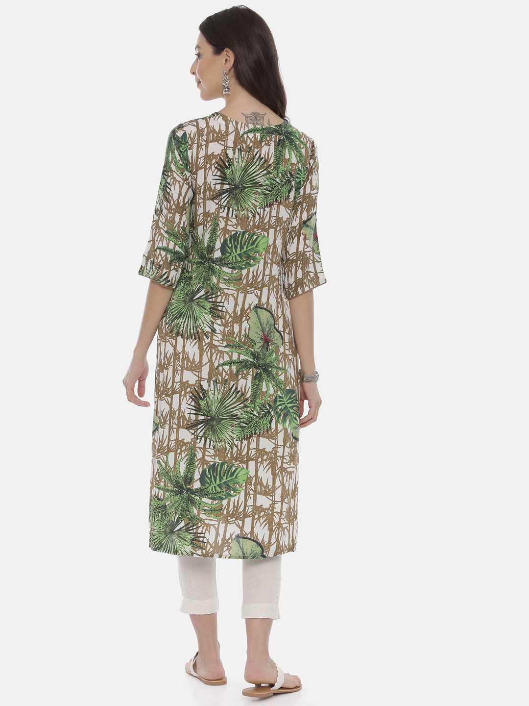 Neerus Green printed A-line kurta - detail view 2