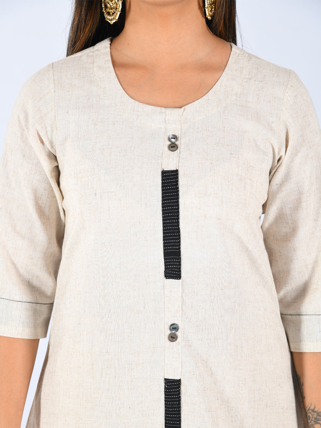 Neerus White rayon printed straight kurta - detail view 1