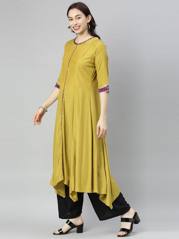 Neerus Green solid high-low kurti - detail view 2
