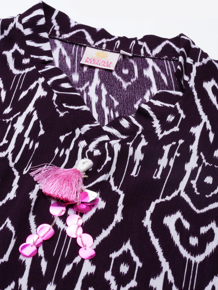 Neerus Purple cotton straight kurti - detail view 3