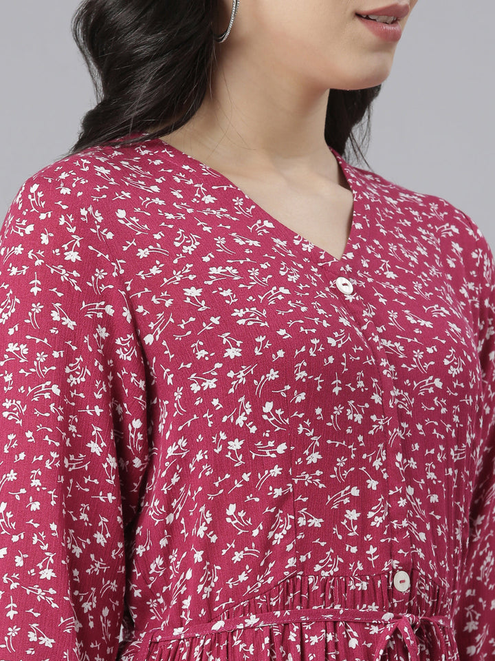 Neerus Pink floral printed straight dress - detail view 1
