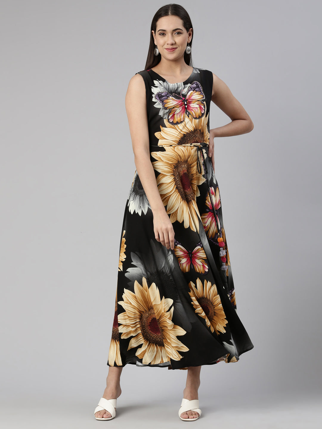 Neerus Grey printed floral maxi dress - detail view 2