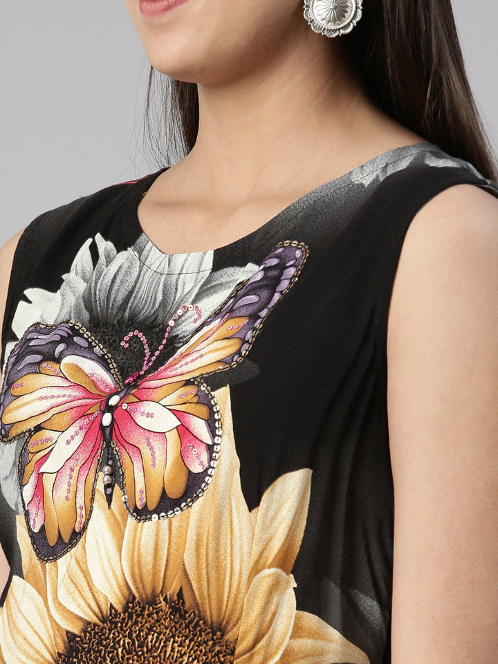 Neerus Grey printed floral maxi dress - detail view 1