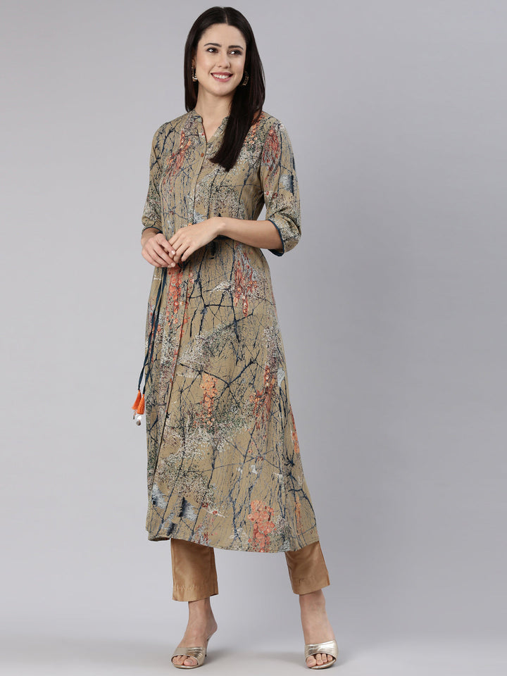 Neerus Green rayon printed dress - detail view 2