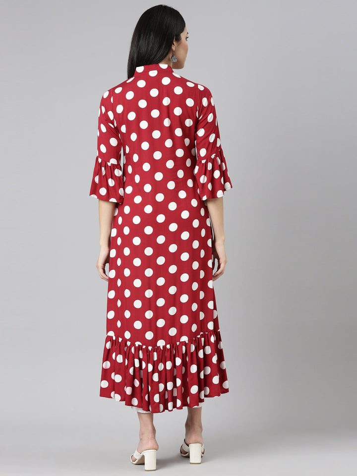 Neerus Maroon rayon printed straight kurti - side view