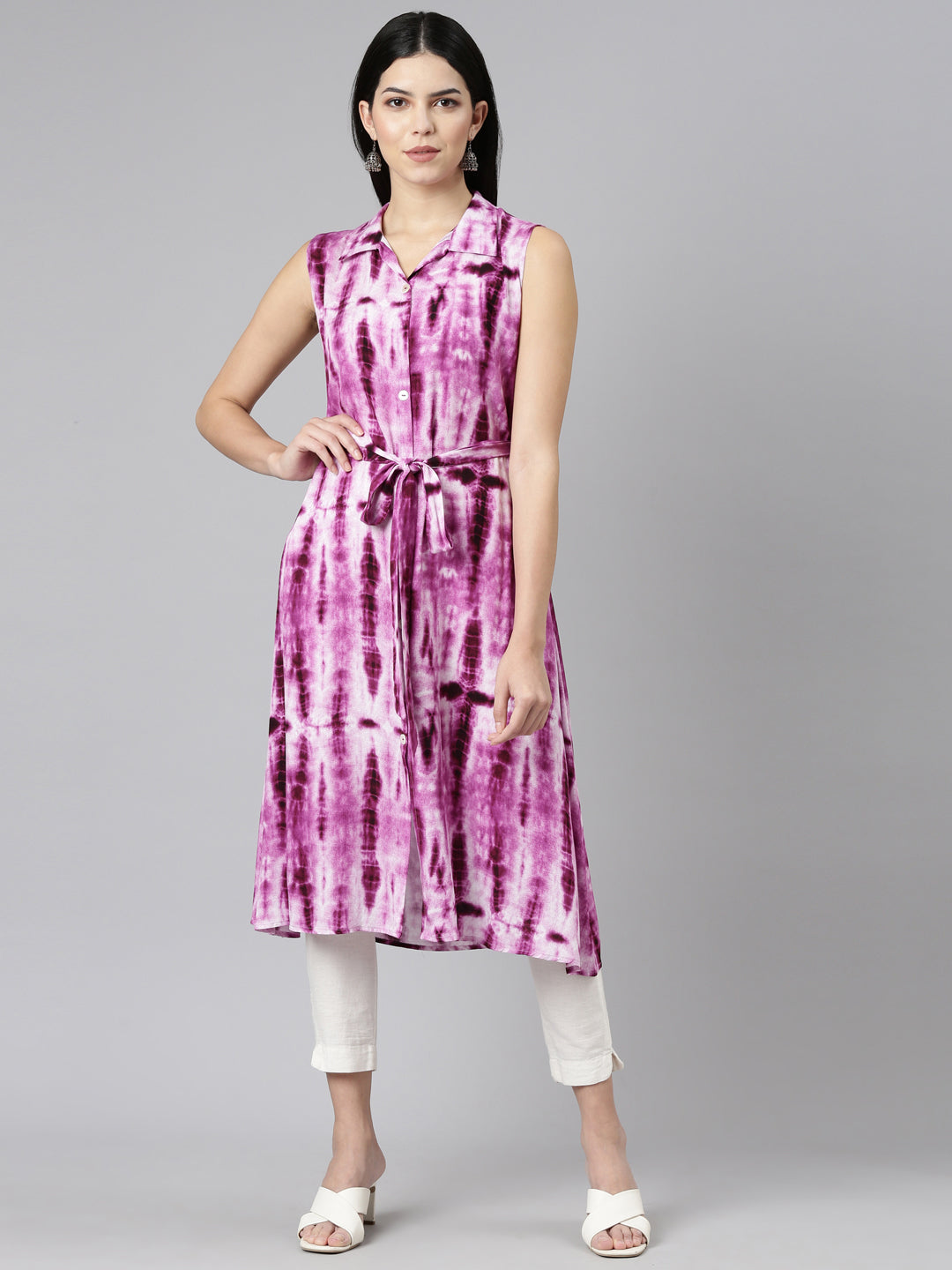 Neerus Pink rayon printed A-line kurti - detail view 2