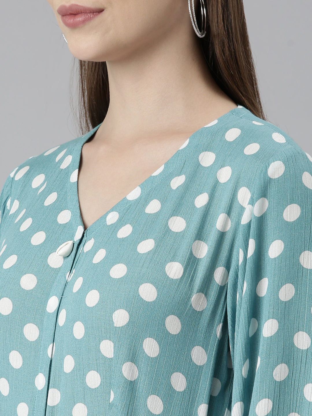 Neerus Green rayon printed straight dress - detail view 2