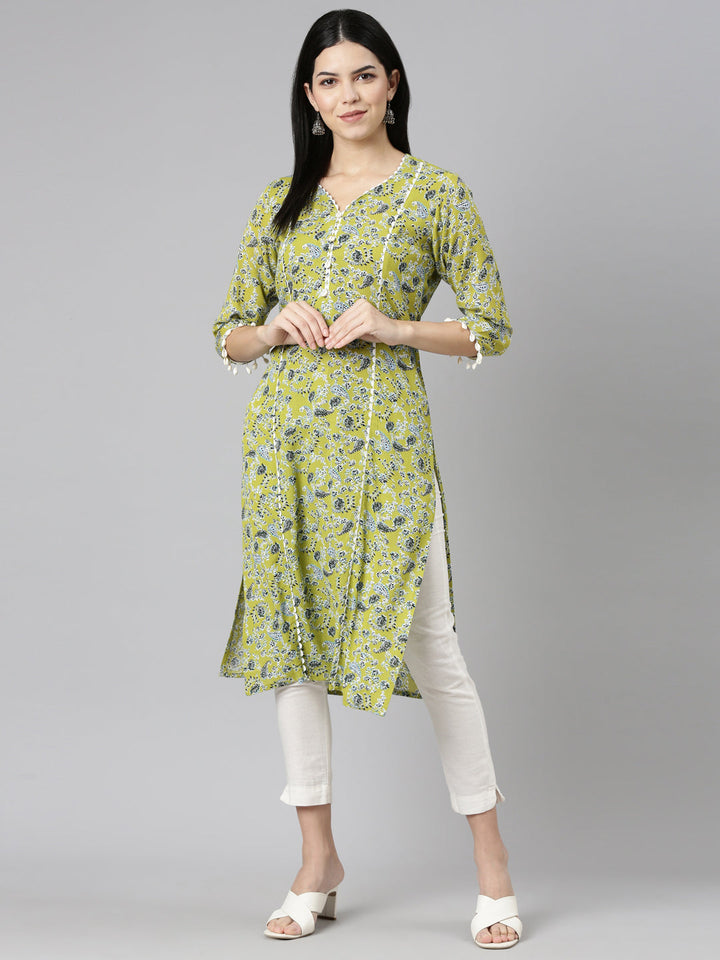 Neerus Green Rayon Printed Straight Kurti - detail view 2