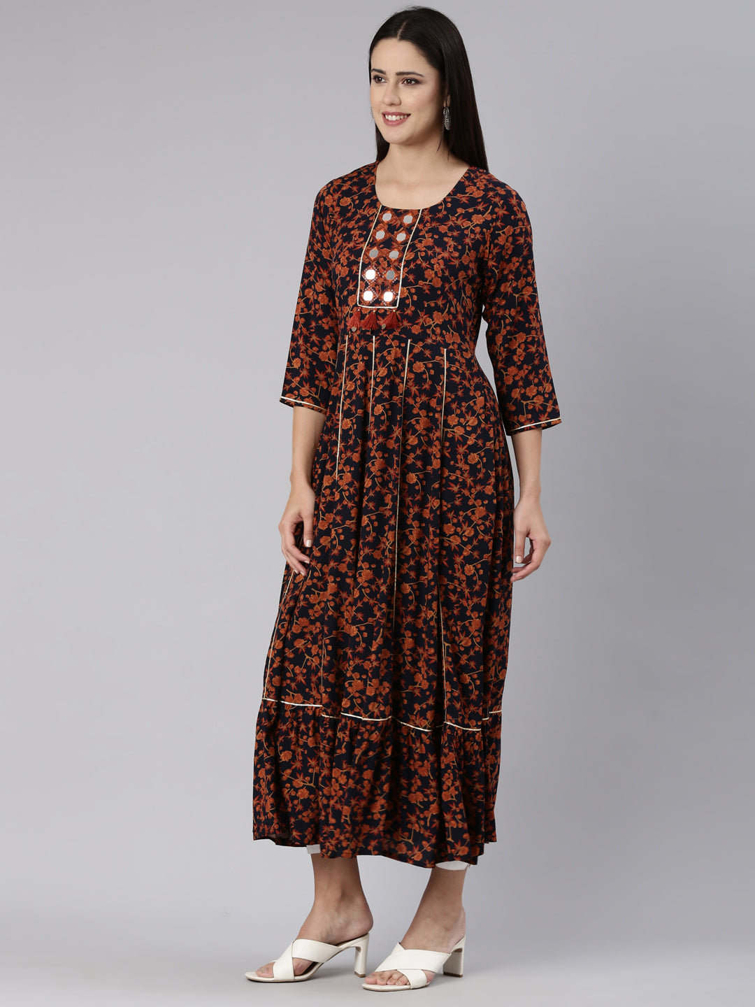 Neerus Blue printed floral straight dress - back view