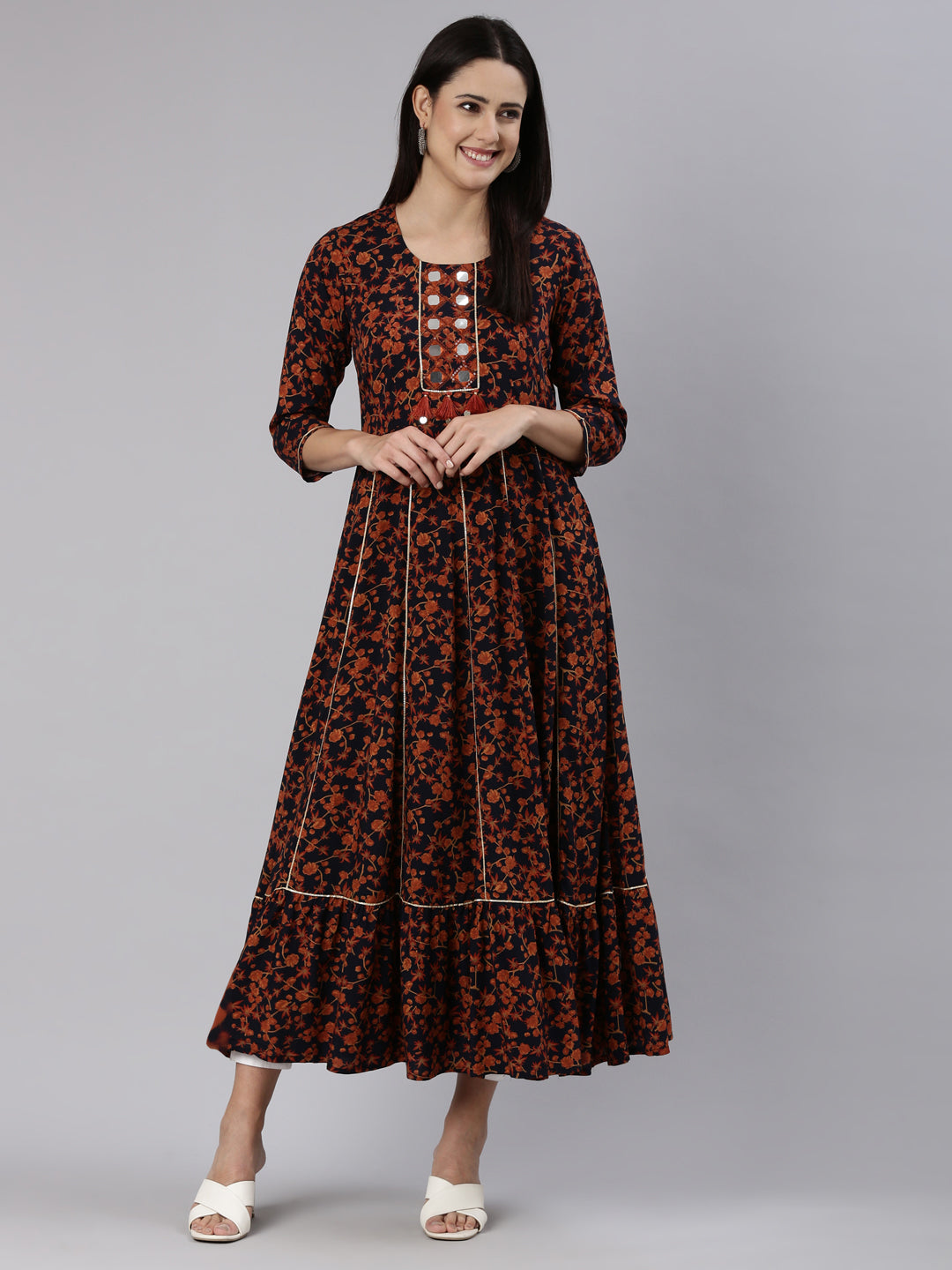 Neerus Blue printed floral straight dress - detail view 2
