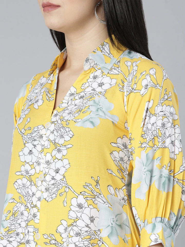 Neerus Yellow rayon printed kurta set with trousers - detail view 1